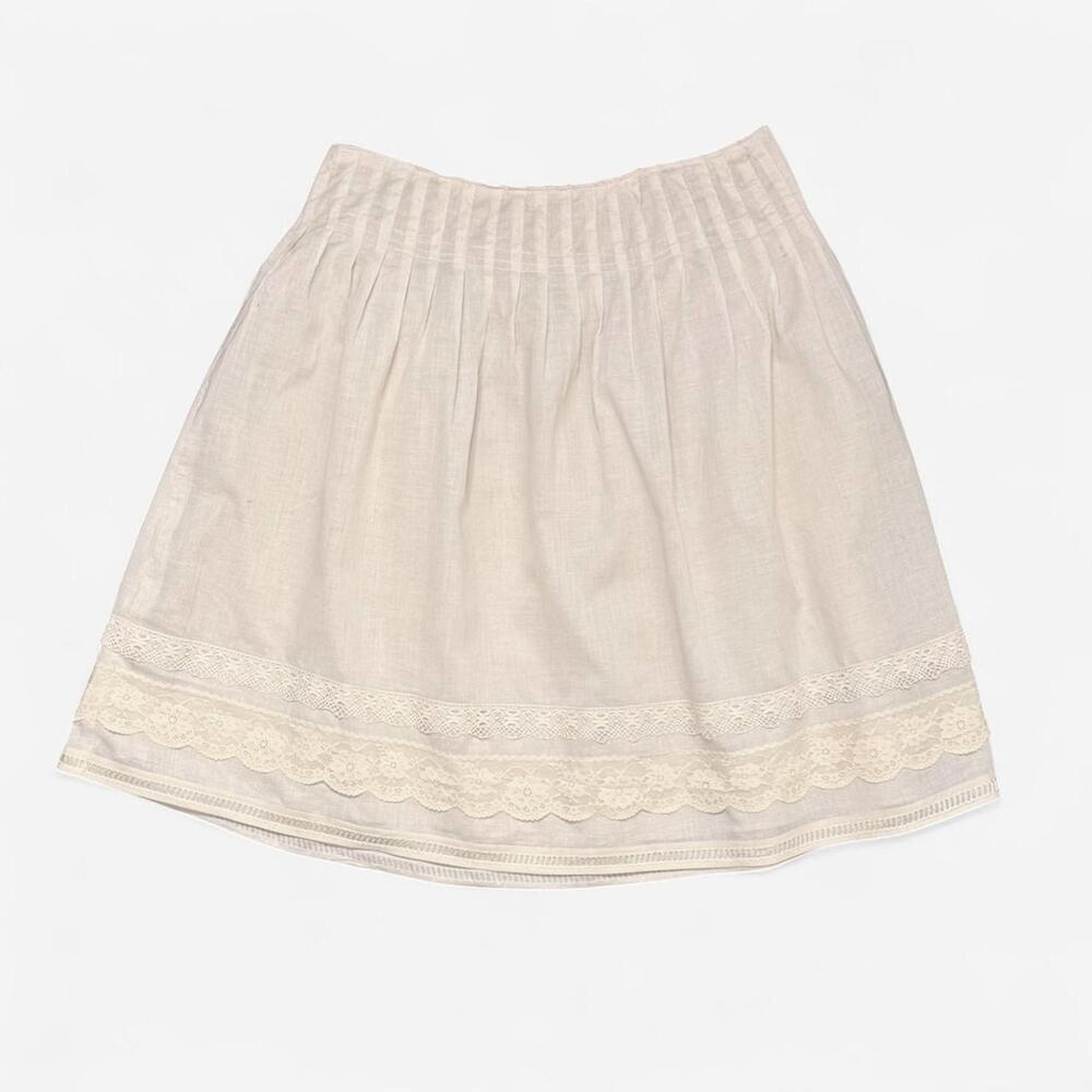 Cool Cream Above-the-Knee Lace Skirt